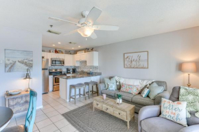 Lovely Destin Condo with Pool Access Walk to Beach!